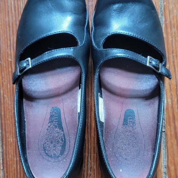 Mary Janes - Size 9 - Black Merrell Emme Spire - Picture 3 of 6